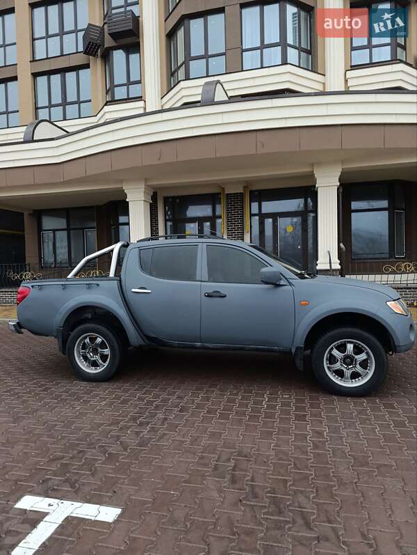 Пікап Mitsubishi L 200 2007 в Києві