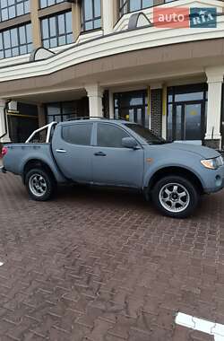 Пикап Mitsubishi L 200 2007 в Киеве