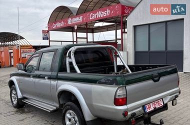 Пикап Mitsubishi L 200 2004 в Черновцах
