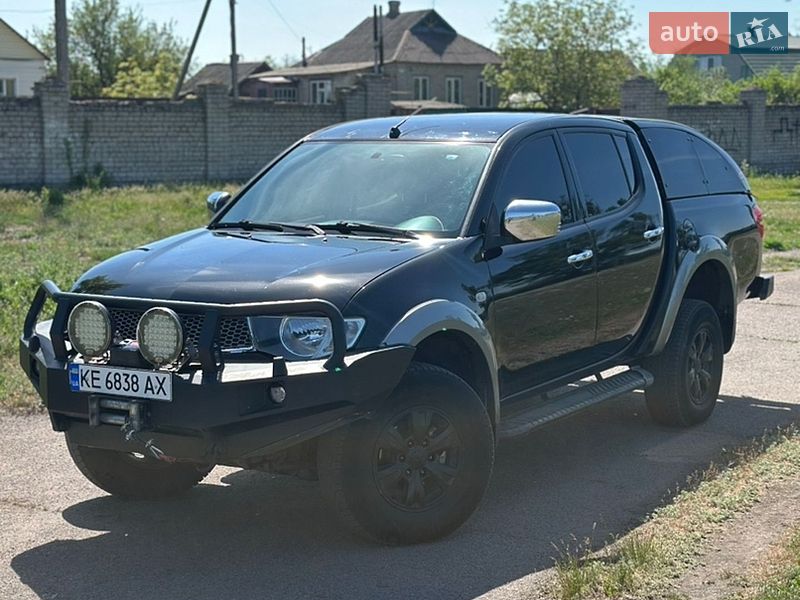 Mitsubishi L 200 2011