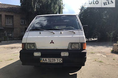 Минивэн Mitsubishi L 300 1997 в Киеве