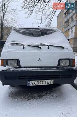 Минивэн Mitsubishi L 300 1990 в 