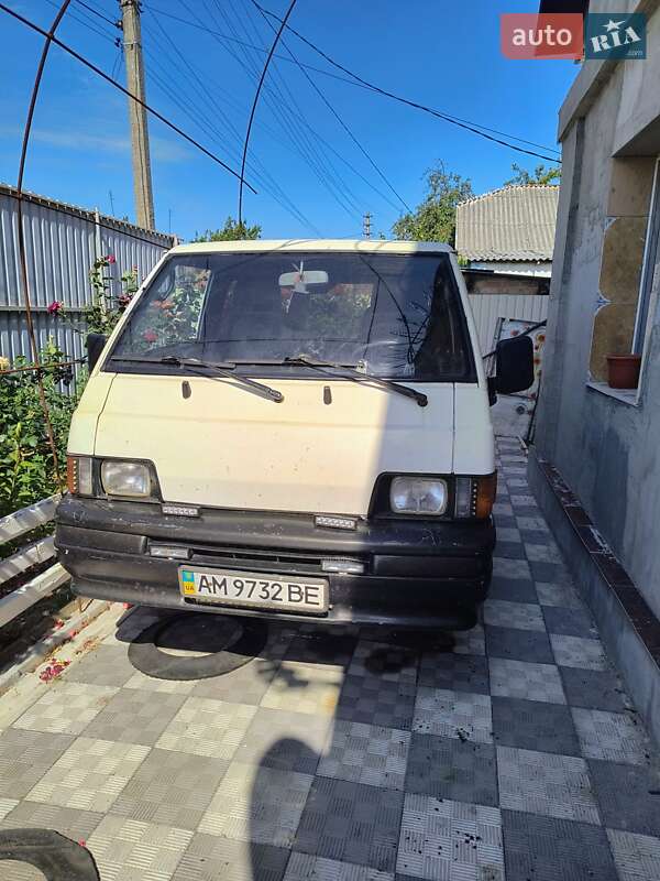 Минивэн Mitsubishi L 300 1991 в Бердичеве