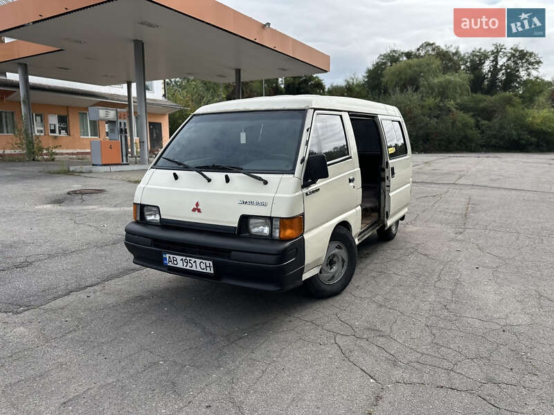 Мінівен Mitsubishi L 300 1993 в 