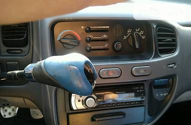 Вантажопасажирський фургон Mitsubishi L 400 1999 в 