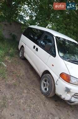 Минивэн Mitsubishi L 400 1997 в 