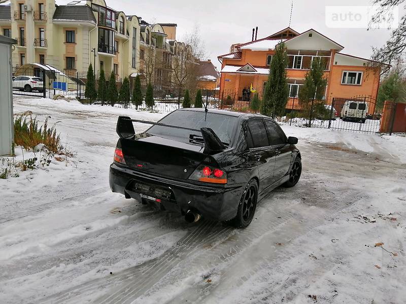 Седан Mitsubishi Lancer Evolution 2004 в Киеве