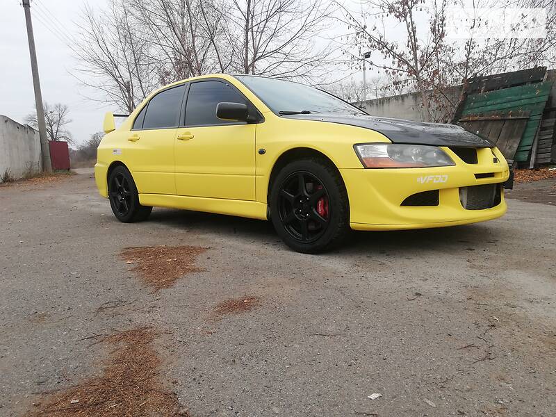 Седан Mitsubishi Lancer Evolution 2004 в 