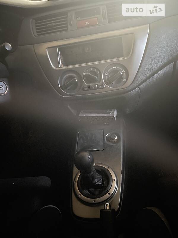 Седан Mitsubishi Lancer Evolution 2004 в Киеве