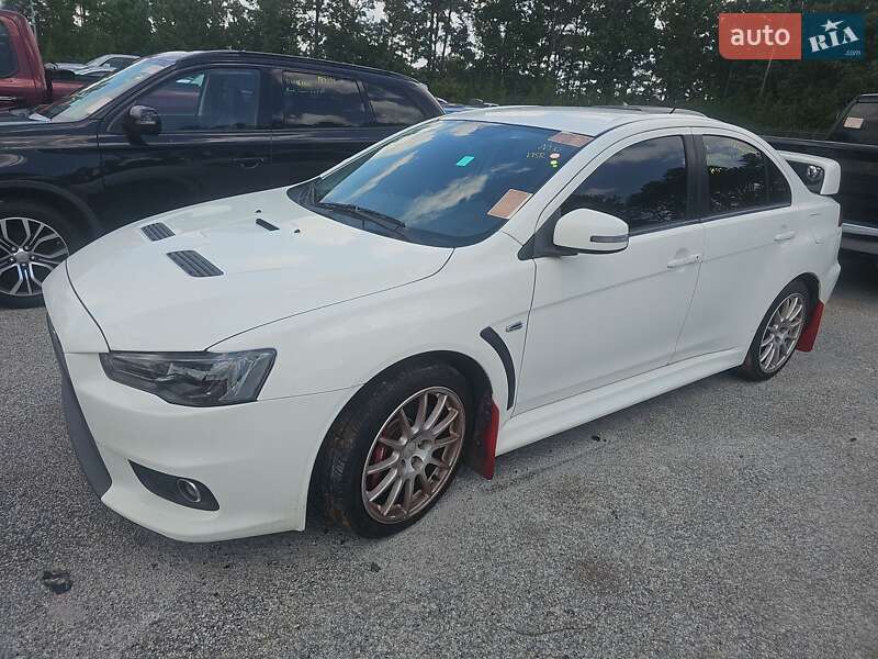 Седан Mitsubishi Lancer Evolution 2015 в 