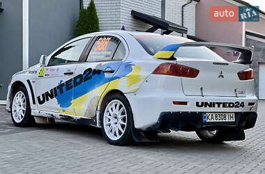 Седан Mitsubishi Lancer Evolution 2009 в Черновцах