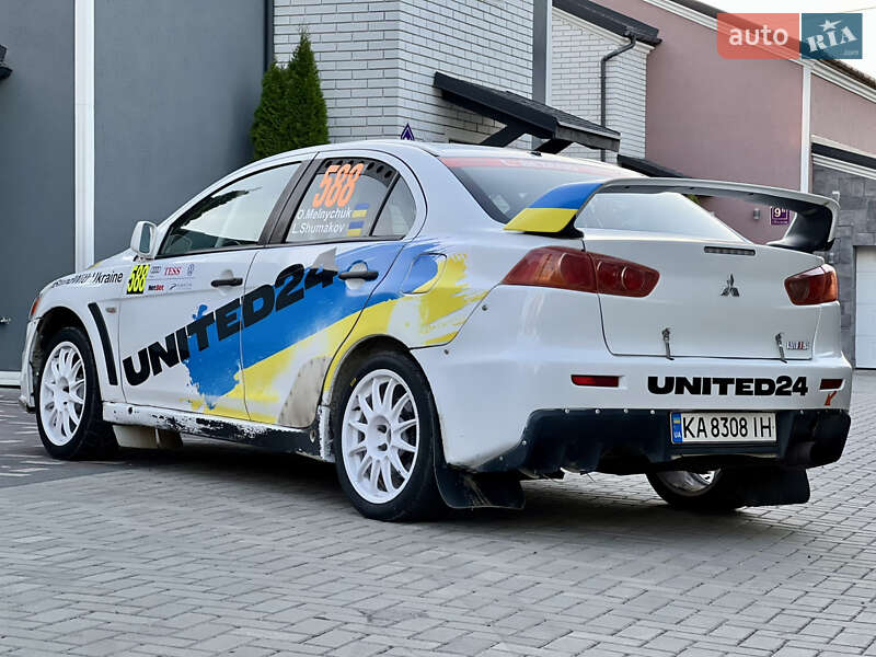 Седан Mitsubishi Lancer Evolution 2009 в Черновцах
