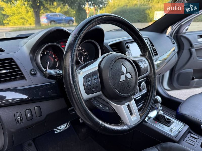 Седан Mitsubishi Lancer Evolution 2015 в Днепре