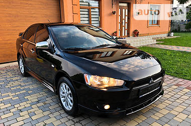 Седан Mitsubishi Lancer 2011 в Черновцах