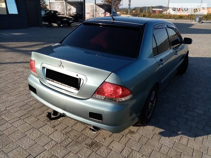 Седан Mitsubishi Lancer 2006 в Хусті