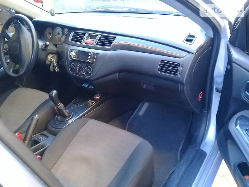 Седан Mitsubishi Lancer 2005 в Львове фото 3 Седан Mitsubishi Lancer 2005 в Львове