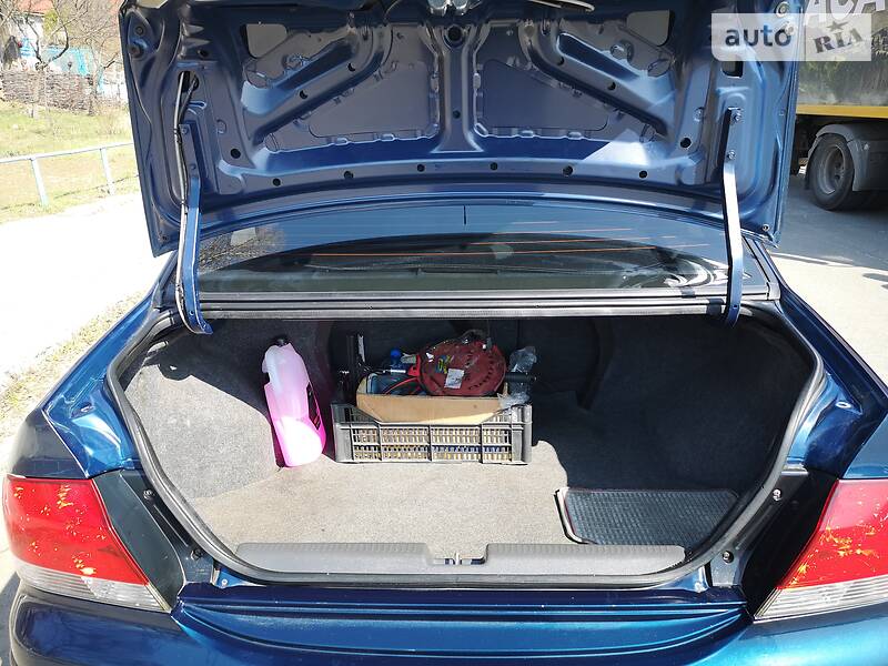 Седан Mitsubishi Lancer 2003 в Києві