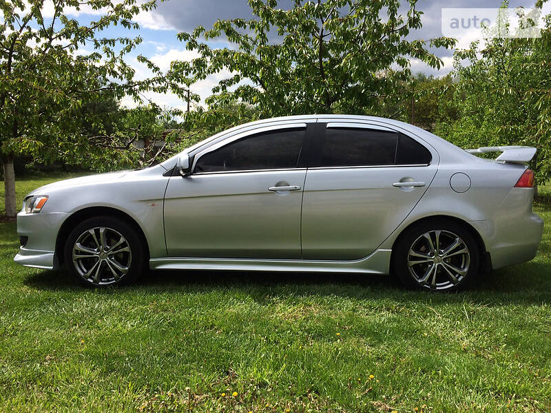 Седан Mitsubishi Lancer 2009 в Ромнах