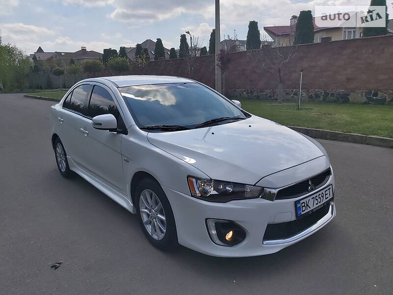 Седан Mitsubishi Lancer 2016 в Ровно