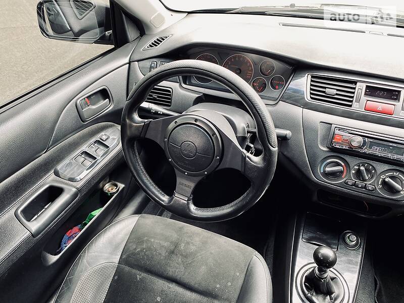 Седан Mitsubishi Lancer 2004 в Дніпрі