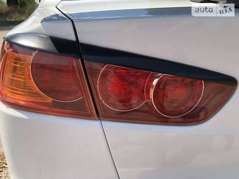 Седан Mitsubishi Lancer 2010 в Броварах