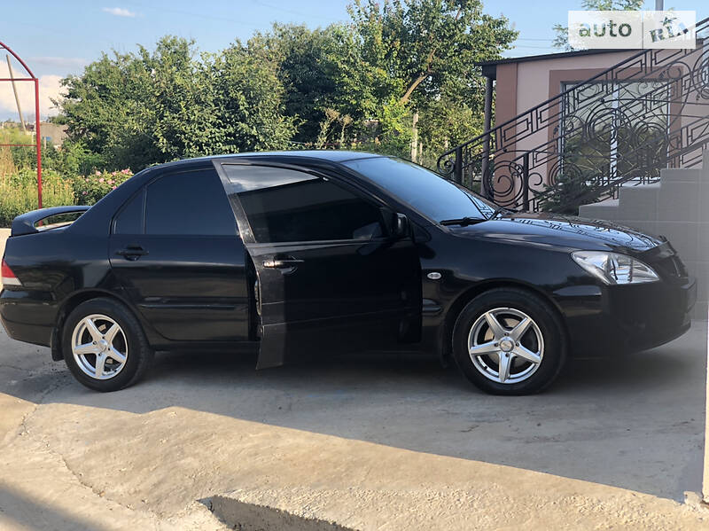 Седан Mitsubishi Lancer 2004 в Херсоне