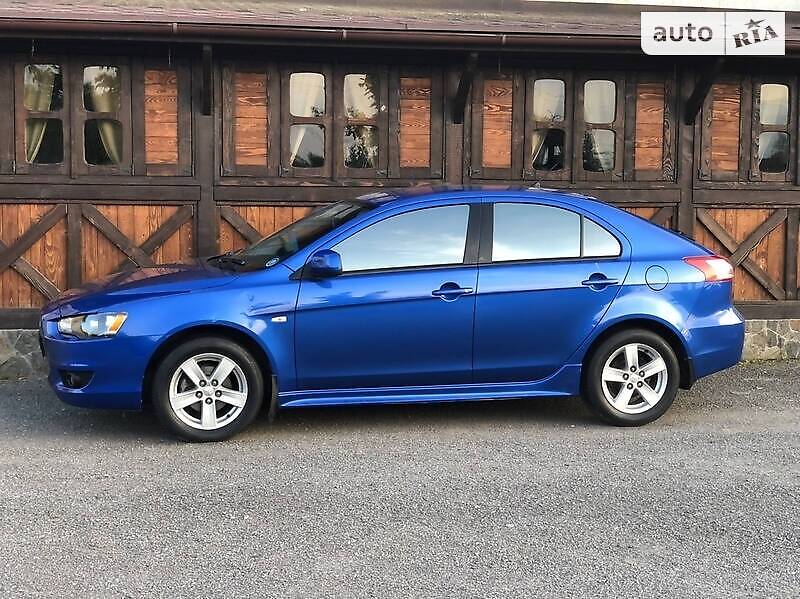 Лифтбек Mitsubishi Lancer 2009 в Ивано-Франковске