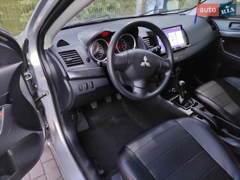Седан Mitsubishi Lancer 2008 в Киеве