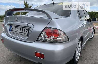 Седан Mitsubishi Lancer 2005 в Днепрорудном