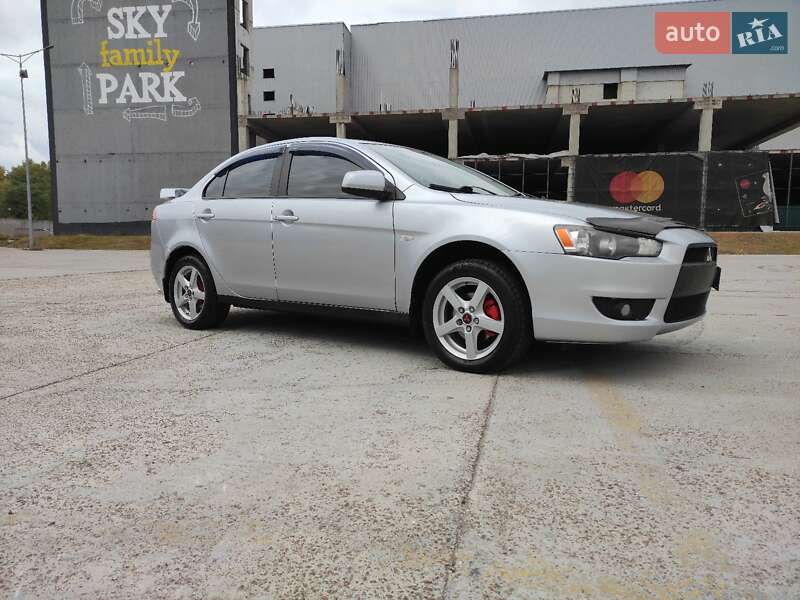 Седан Mitsubishi Lancer 2008 в Киеве