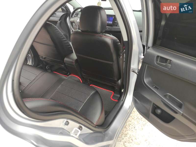 Седан Mitsubishi Lancer 2008 в Киеве