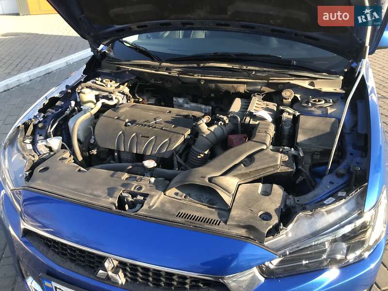 Седан Mitsubishi Lancer 2016 в Одесі