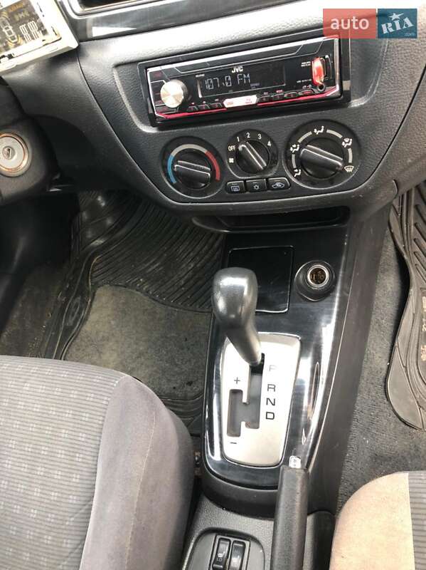 Седан Mitsubishi Lancer 2004 в Ивано-Франковске