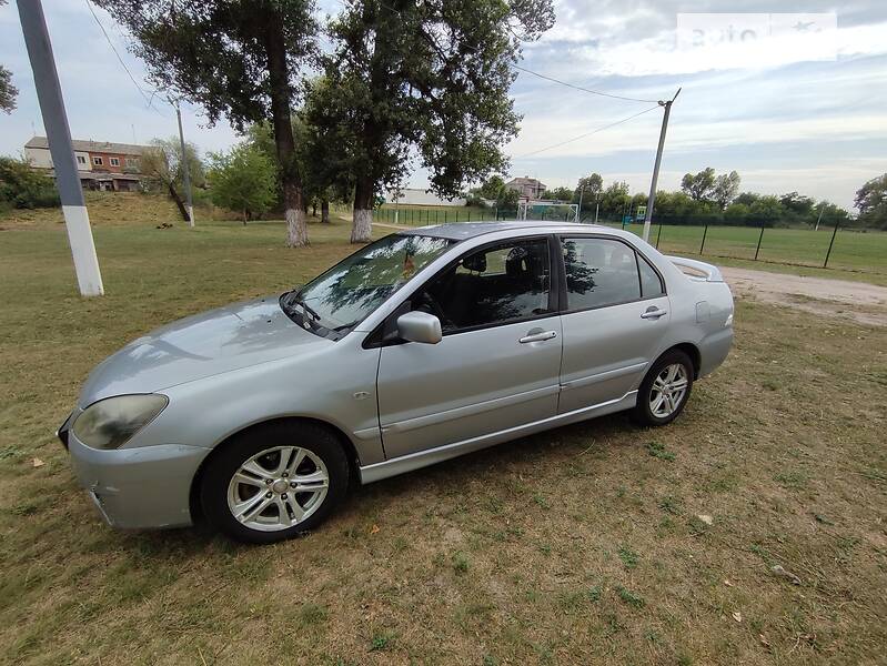 Mitsubishi Lancer