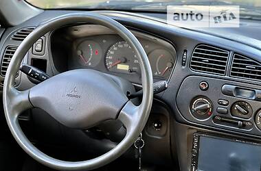 Седан Mitsubishi Lancer 1999 в 