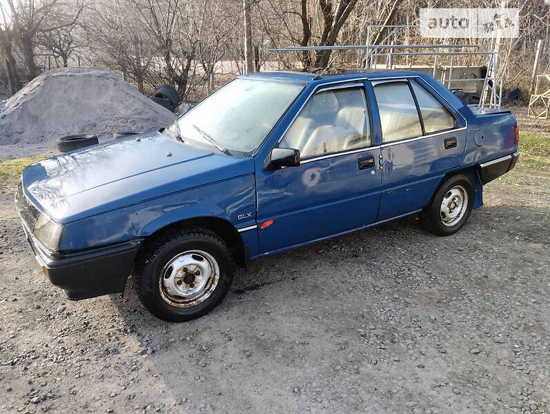 Седан Mitsubishi Lancer 1985 в 