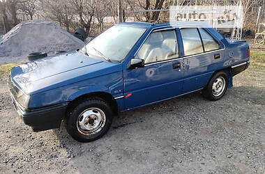 Седан Mitsubishi Lancer 1985 в 