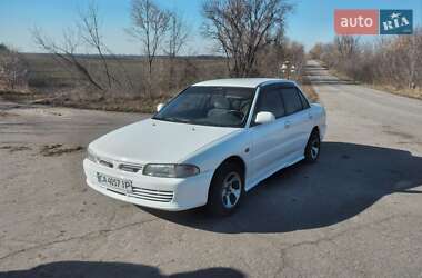 Седан Mitsubishi Lancer 1995 в Киеве