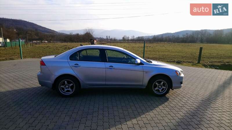 Седан Mitsubishi Lancer 2007 в Сваляві