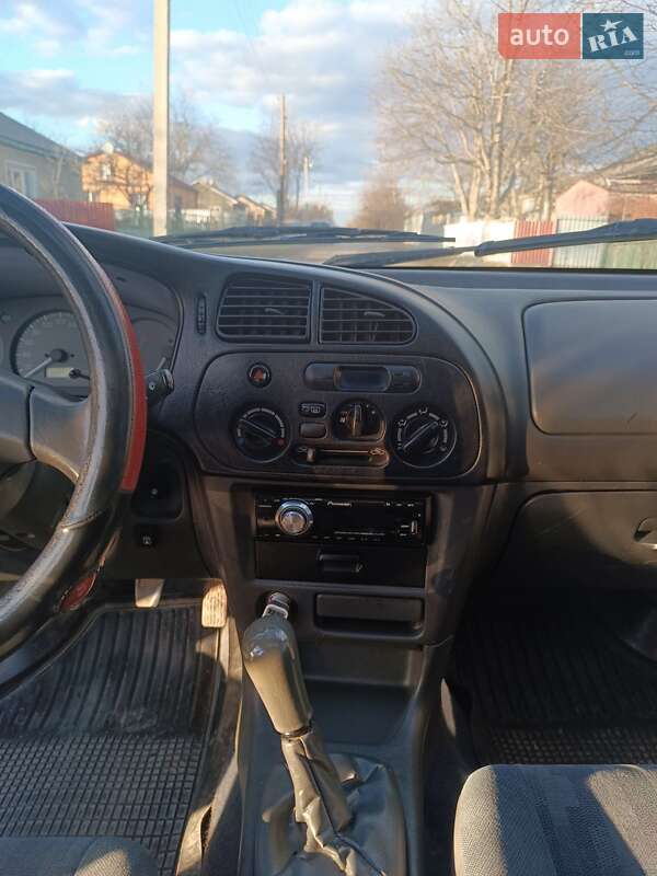 Седан Mitsubishi Lancer 1996 в Ярмолинцах