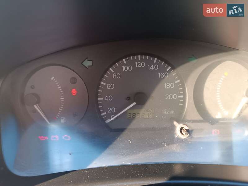 Седан Mitsubishi Lancer 1996 в Ярмолинцах