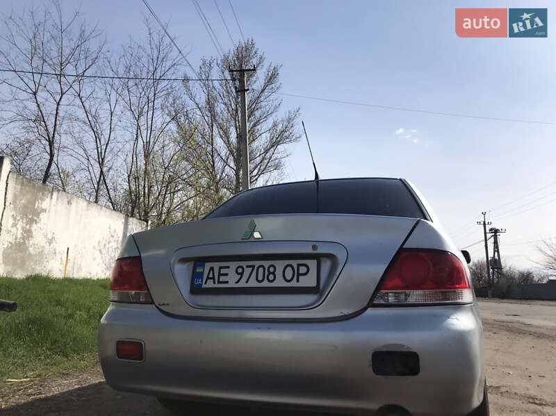 Седан Mitsubishi Lancer 2004 в Днепре