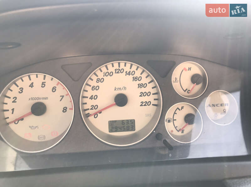 Седан Mitsubishi Lancer 2004 в Днепре