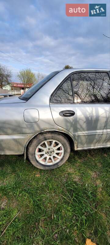Седан Mitsubishi Lancer 1993 в Житомире