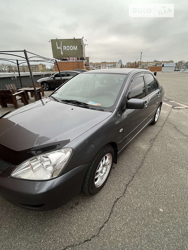Седан Mitsubishi Lancer 2006 в Корце