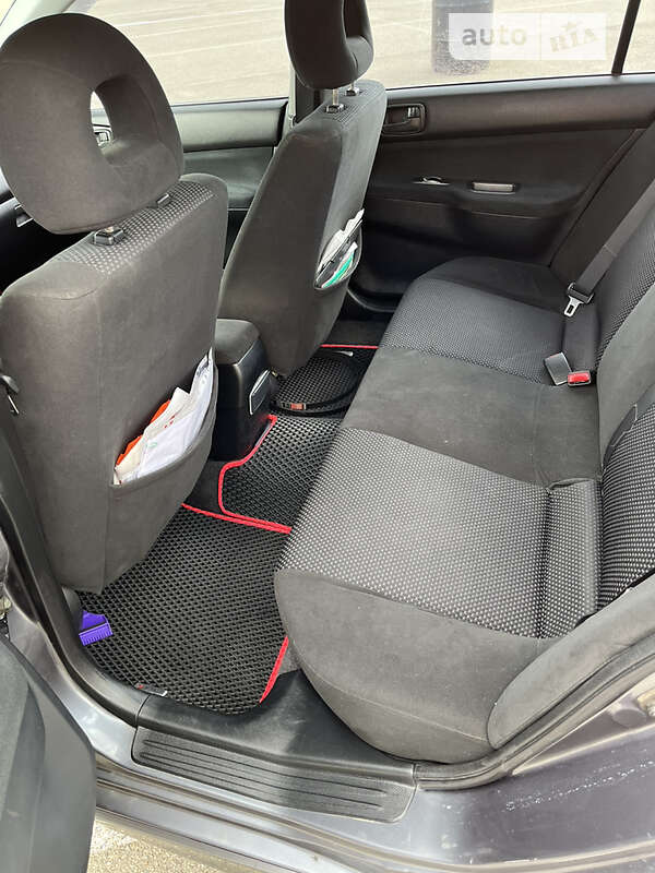 Седан Mitsubishi Lancer 2006 в Корце