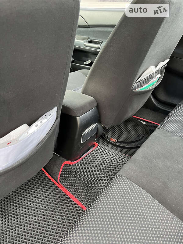Седан Mitsubishi Lancer 2006 в Корце