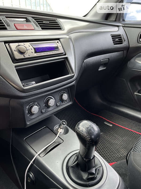 Седан Mitsubishi Lancer 2006 в Корце