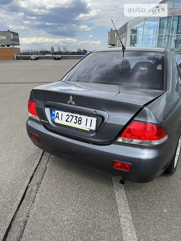 Седан Mitsubishi Lancer 2006 в Корце