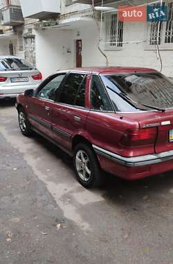 Седан Mitsubishi Lancer 1990 в 